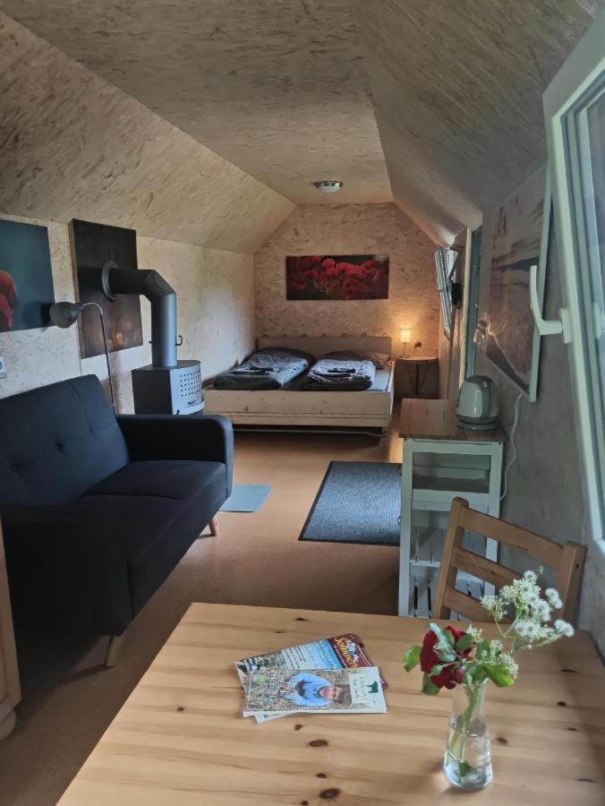 Hotel Schaeferwagen Auf Dem Biogut-Saalkow Gustow  Exterior foto